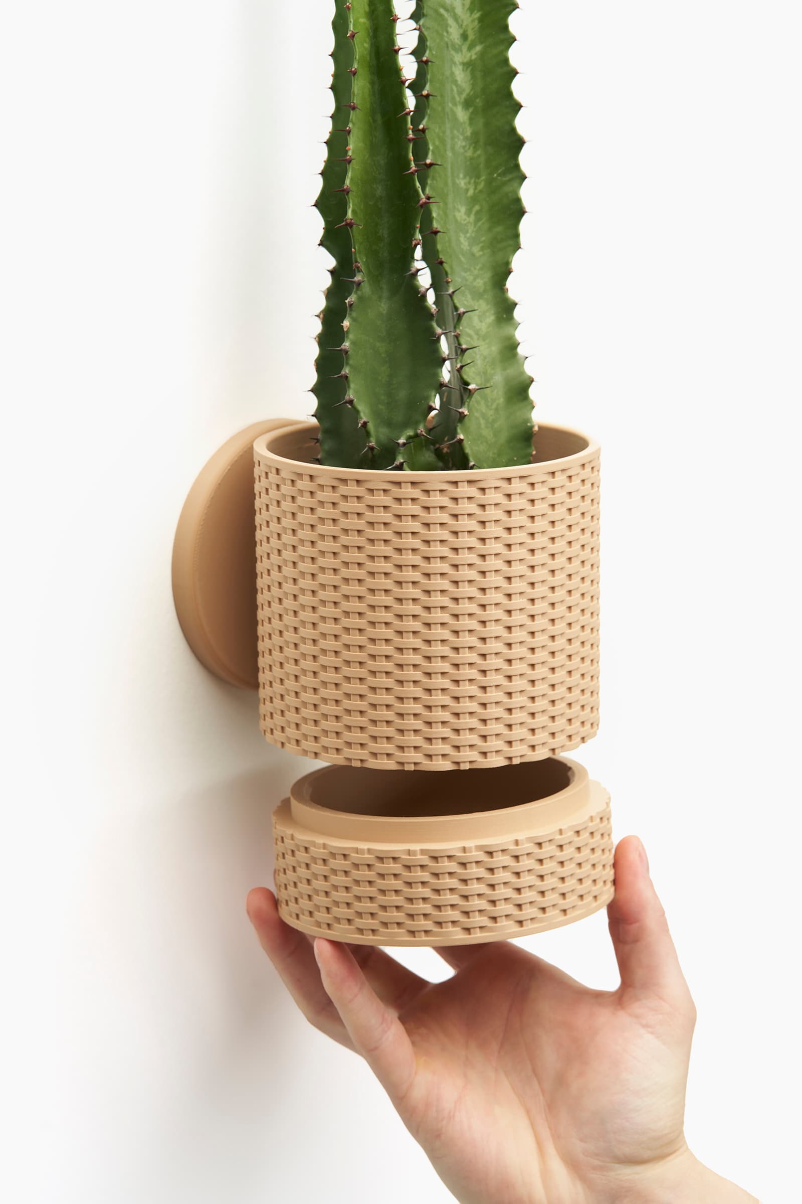 Basketweave Planter — Large Wall Mounted
